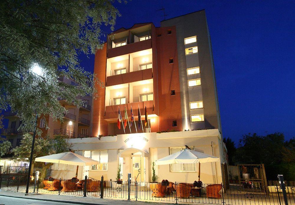 Hotel Ristorante Sole Resort Marotta Esterno foto
