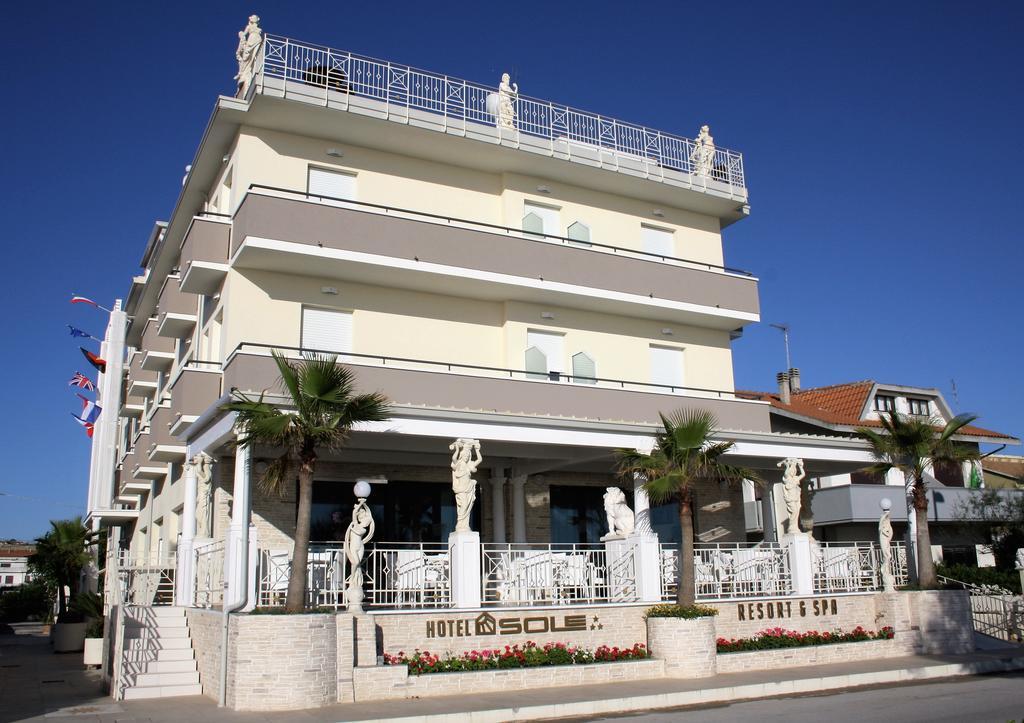 Hotel Ristorante Sole Resort Marotta Esterno foto