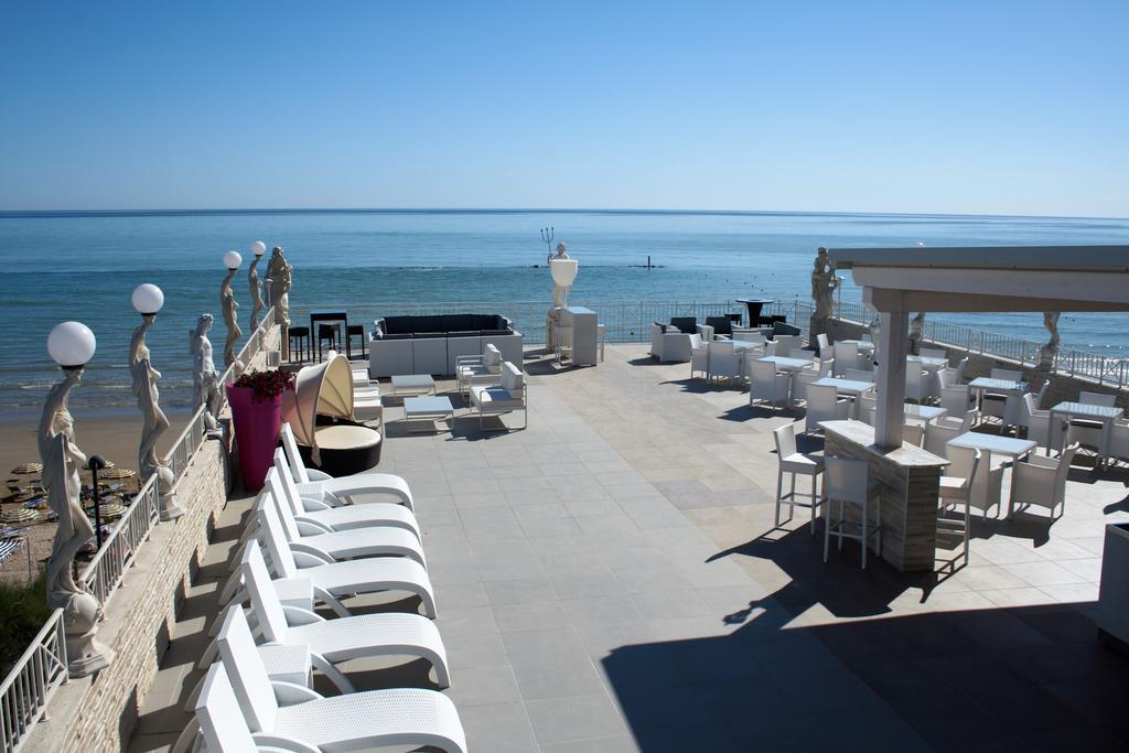 Hotel Ristorante Sole Resort Marotta Esterno foto