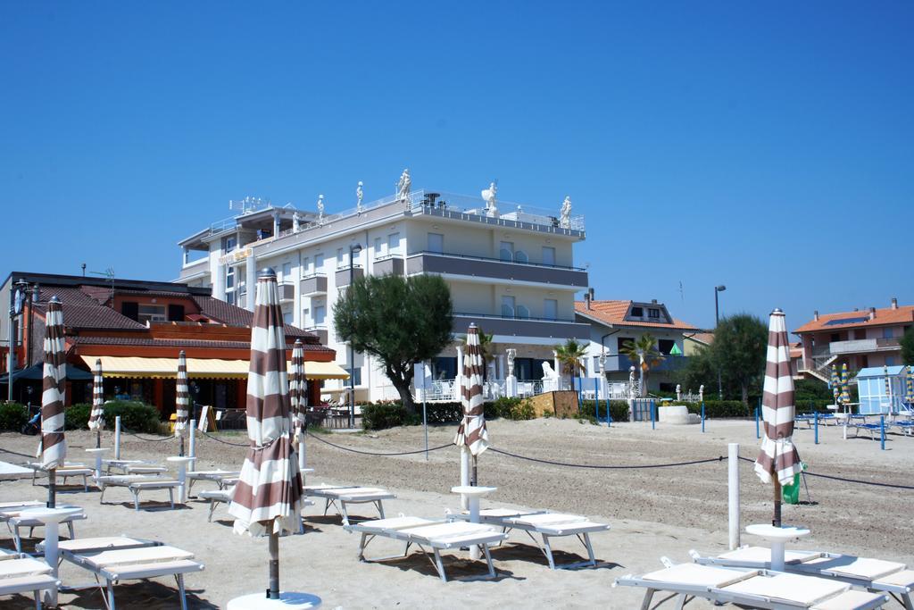Hotel Ristorante Sole Resort Marotta Esterno foto