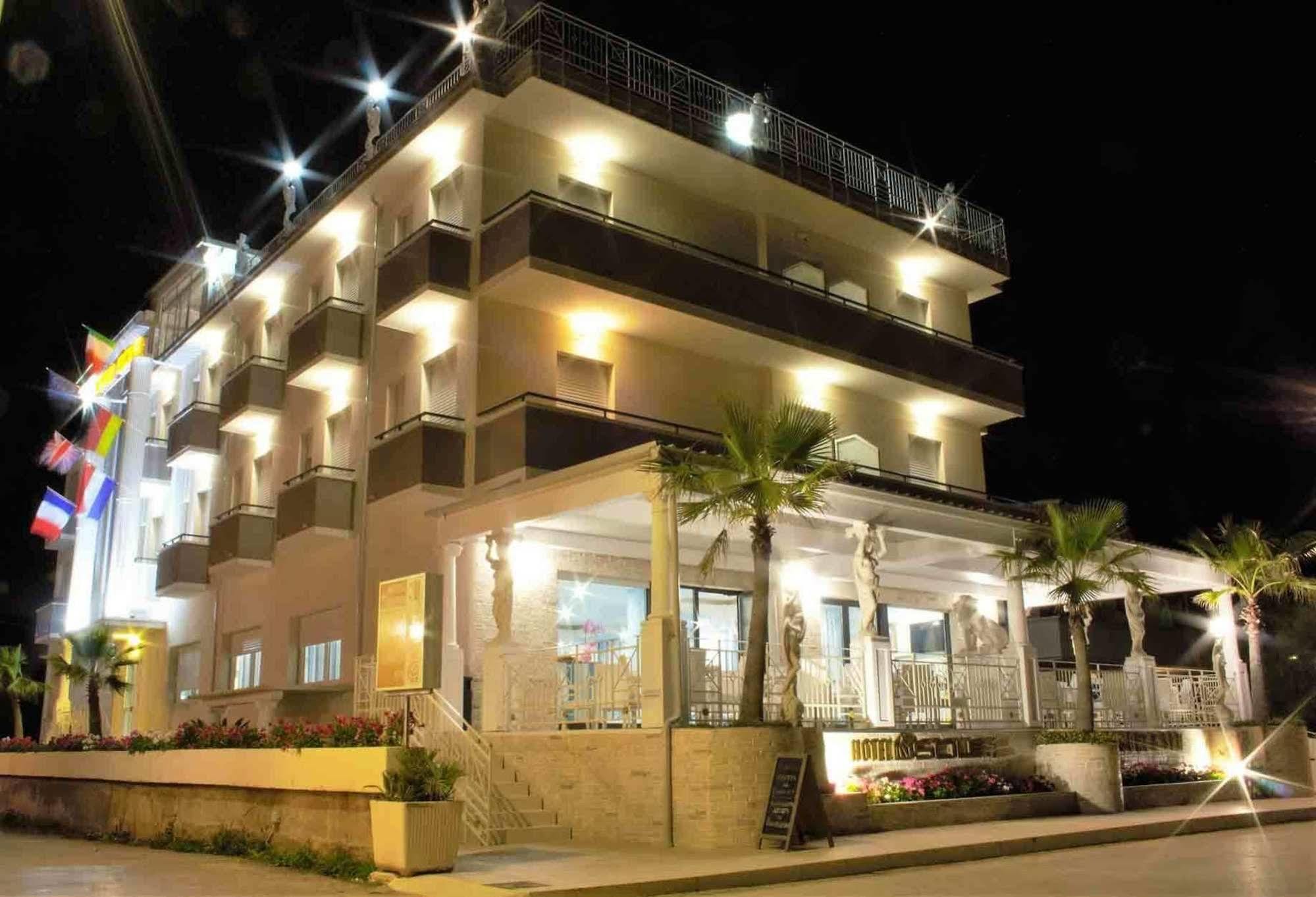 Hotel Ristorante Sole Resort Marotta Esterno foto