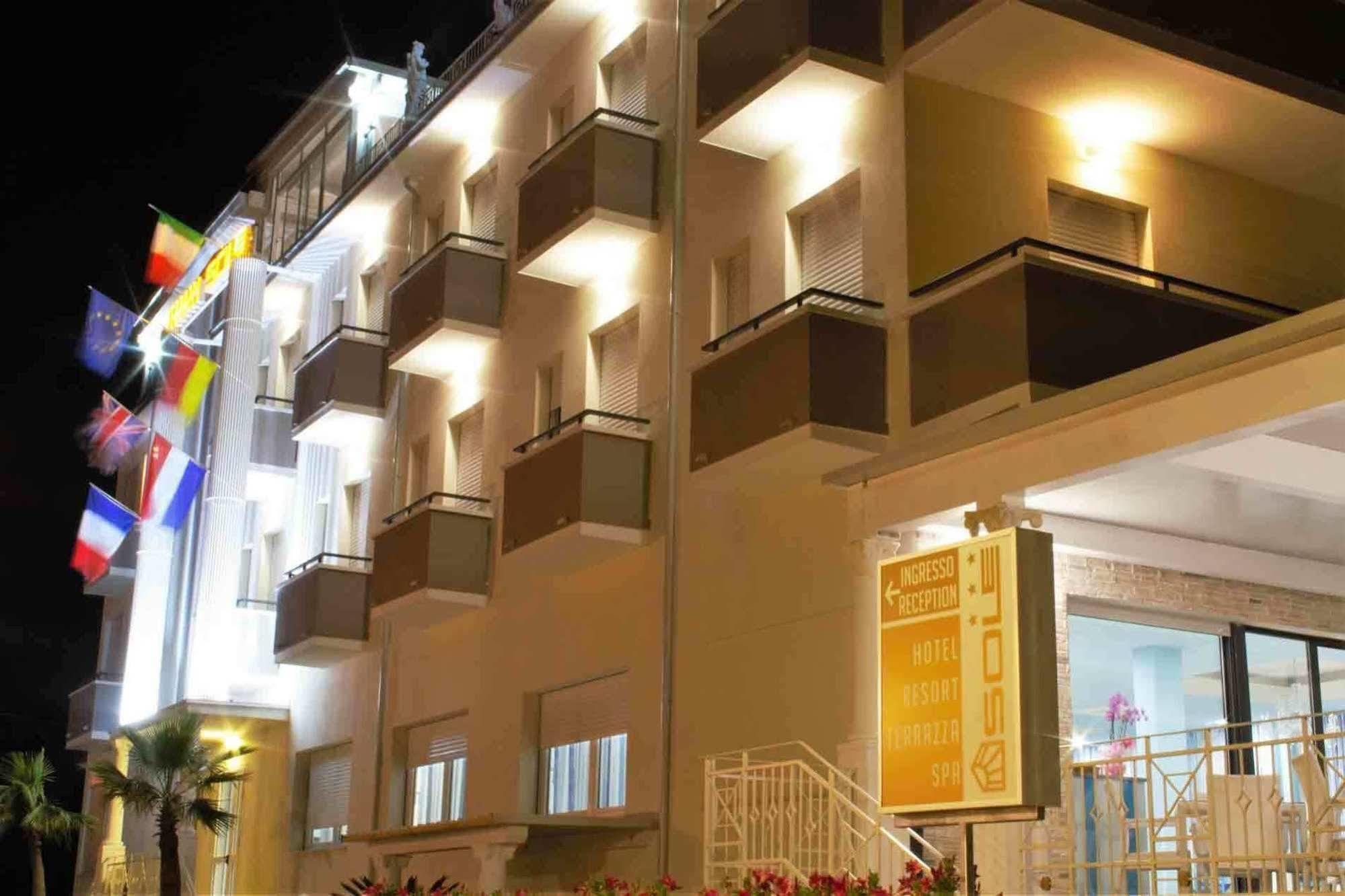 Hotel Ristorante Sole Resort Marotta Esterno foto