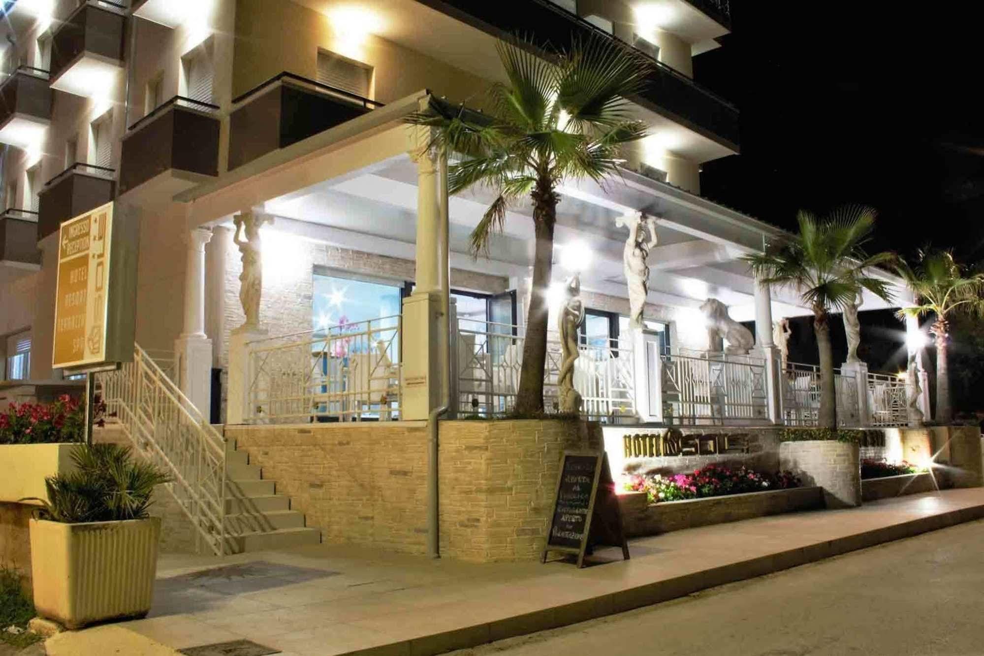Hotel Ristorante Sole Resort Marotta Esterno foto