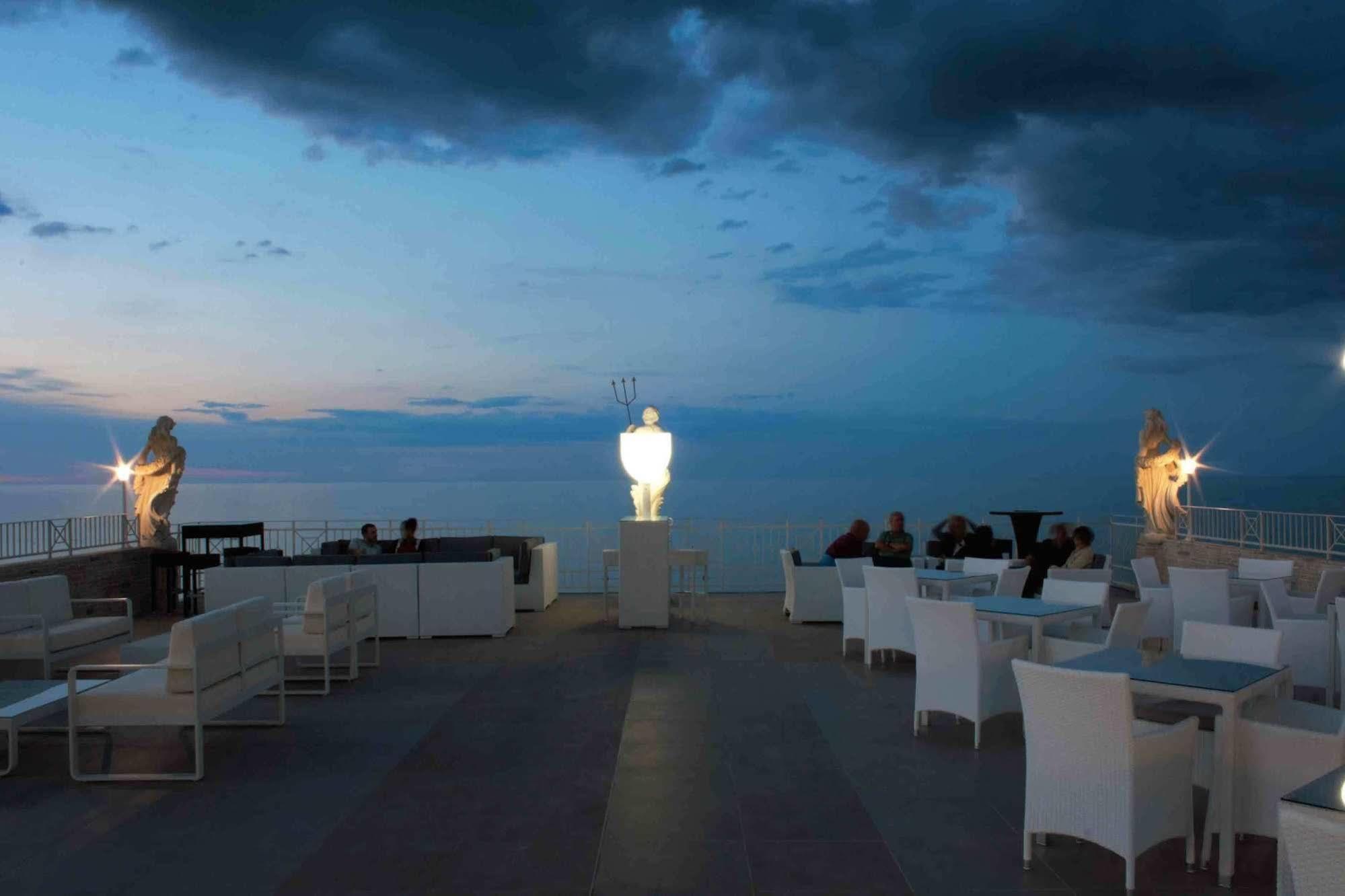Hotel Ristorante Sole Resort Marotta Esterno foto