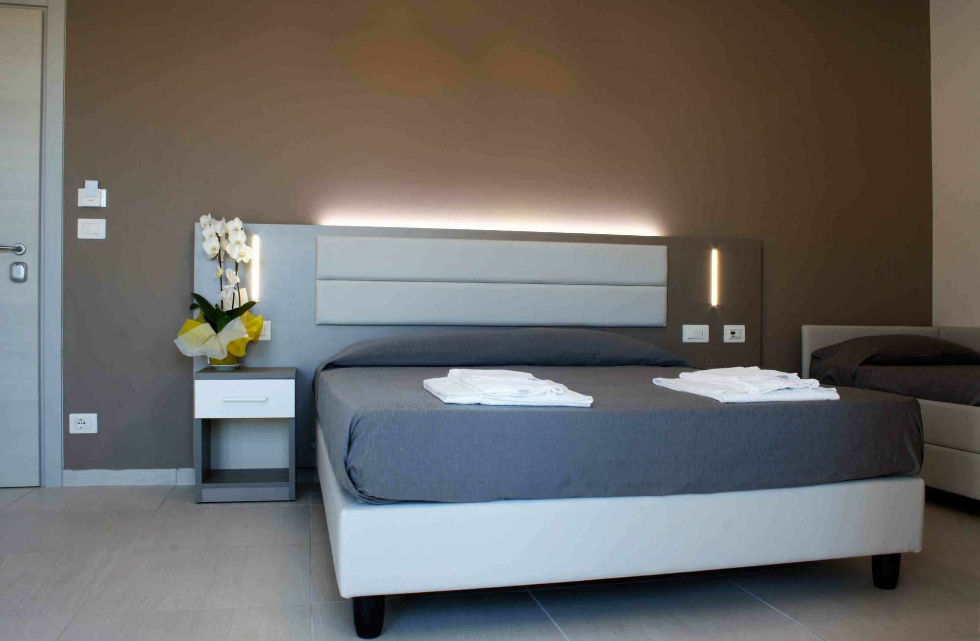 Hotel Ristorante Sole Resort Marotta Esterno foto